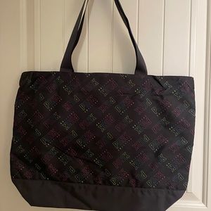 Pink tote zipper bag